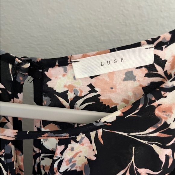 Lush 3/4 Sleeve Dress - Picture 3 of 6